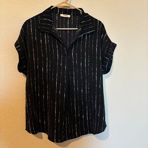 Timeson Black White Shortsleeved Chiffon Dashed Vertical Stripe, Size Medium